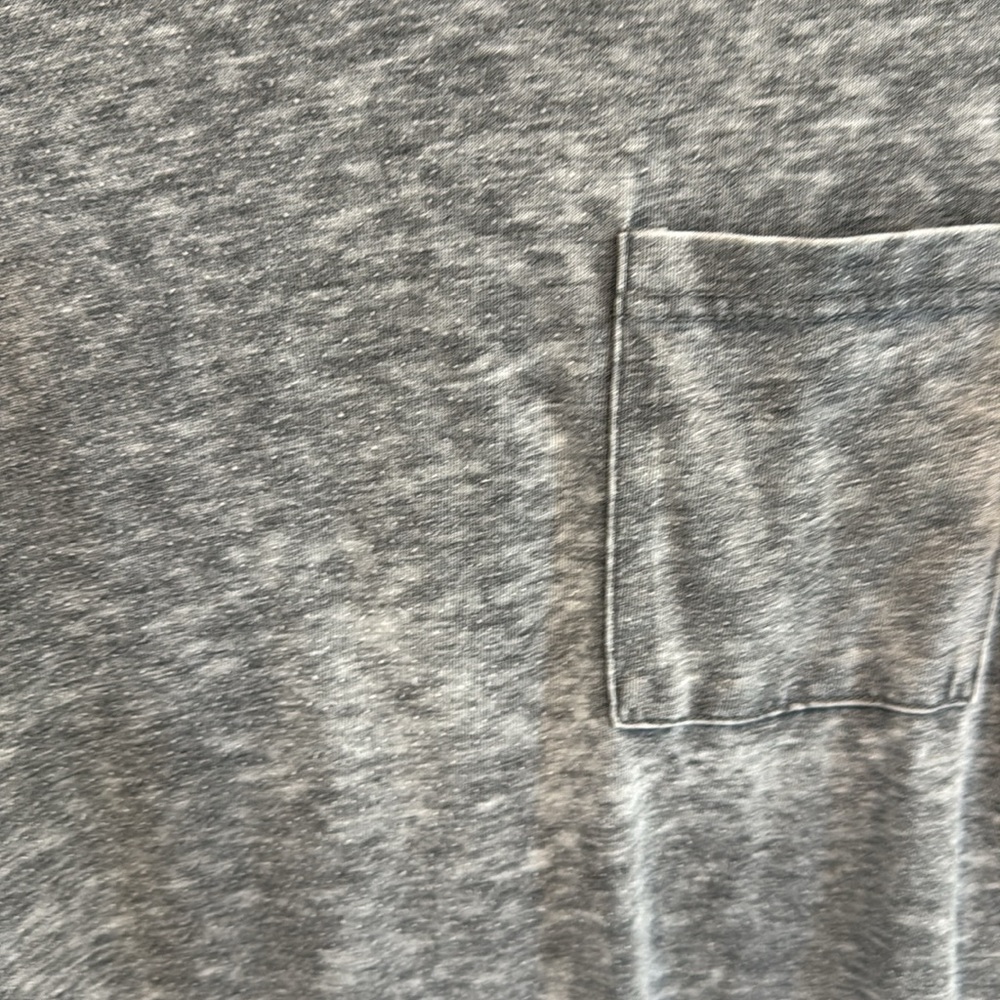 Barefoot Dreams Men’s Tee! - Picture 6 of 6